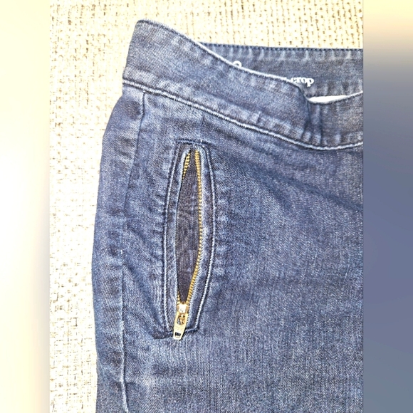 Loft Modern Crop Jeans with Zipper Pockets Size 8 EUC - Picture 5 of 6